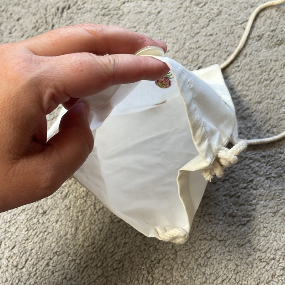 Vintage White Fruit Thin Cloth Shoulder Bag - Picture 5 of 7